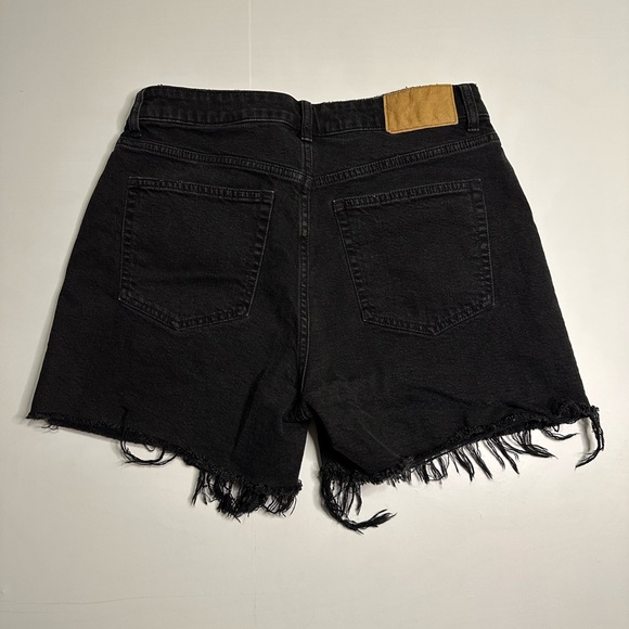 H&M Black Wash Jean Shorts Size 12 High Rise Waist Cut Off Denim Cotton Raw Hem - Picture 2 of 6